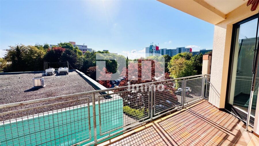 Schöne zentral gelegenes Büro mit drei Balkonen und Tiefgaragenstellplatz - 2.OG Balkon 3